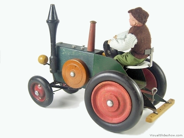 1b Bergers erster Bulldog mit vorderen Metallfelgen und hinteren Holzfelgen