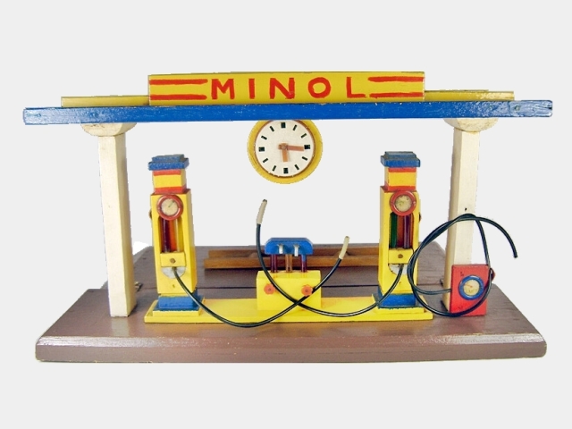 1a MINOL Tankstelle Frontansicht