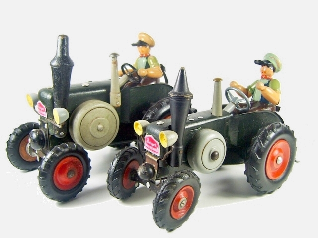 2a kleiner und grosser Bulldog im Vergleich